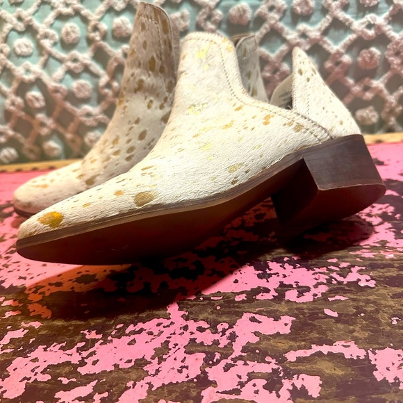 COCONUTS by Matisse Calf Hair “Trader” Booties - sz 9 - Picture 4 of 6